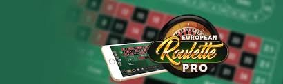 Dealer Super Sic Bo langsung di studio totobet slot dengan tiga dadu dan meja hijau profesional